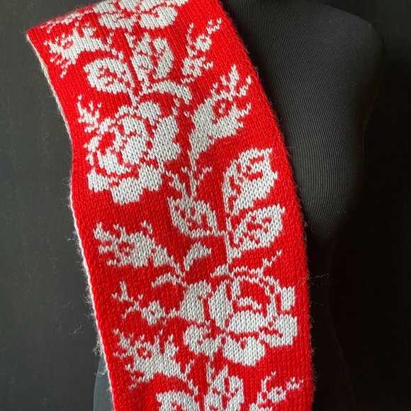 A Beautiful Set of Hand Double Knitted Reversible Scarf and a Hat,Gift for Her main image 11